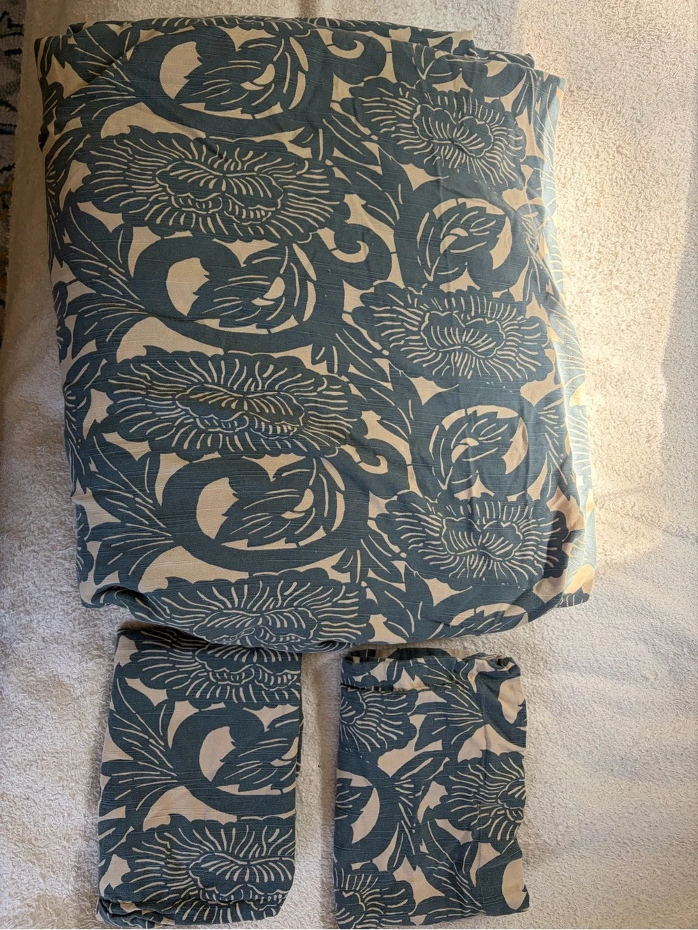 Pottery Barn Blue Floral Comforter Set - Queen